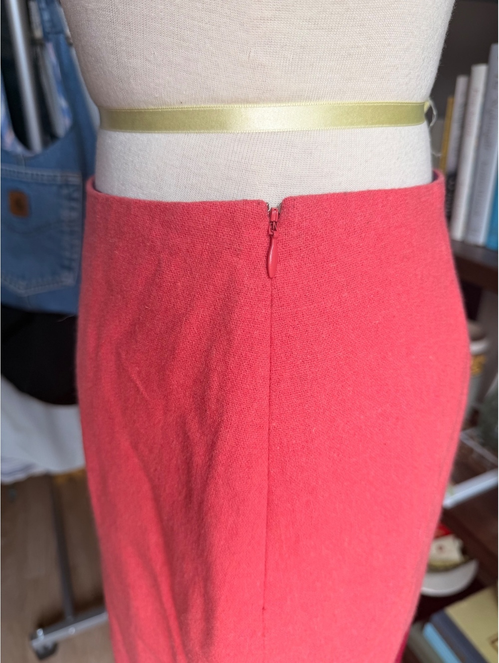Vintage Boden Pink Wool Skirt with Burgundy Floral Appliqué Size 6 - Picture 4 of 7
